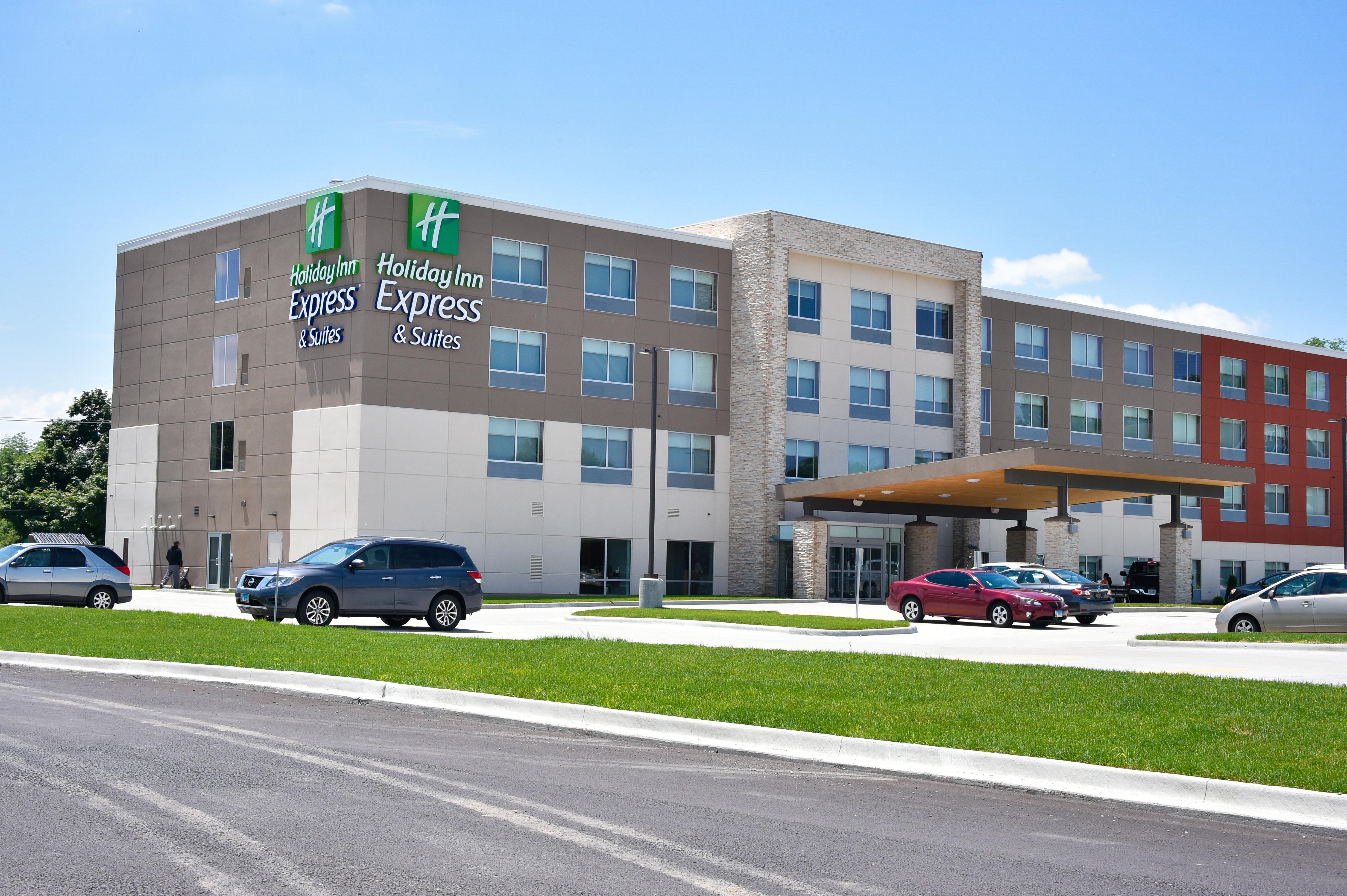 Holiday Inn Express & Suites - Bensenville - O'Hare By Ihg Exterior photo