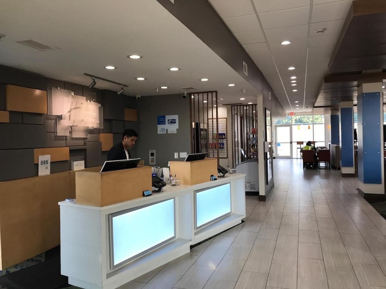 Holiday Inn Express & Suites - Bensenville - O'Hare By Ihg Exterior photo